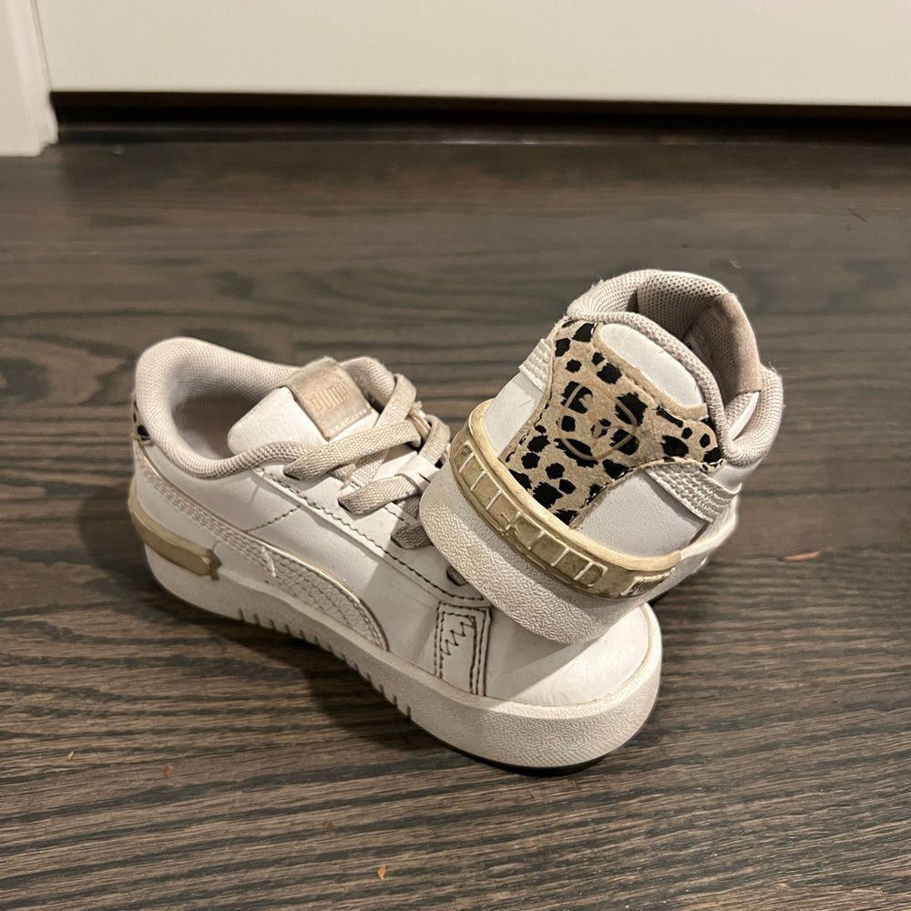 GUC Puma Chetah Sneakers size 8 girls